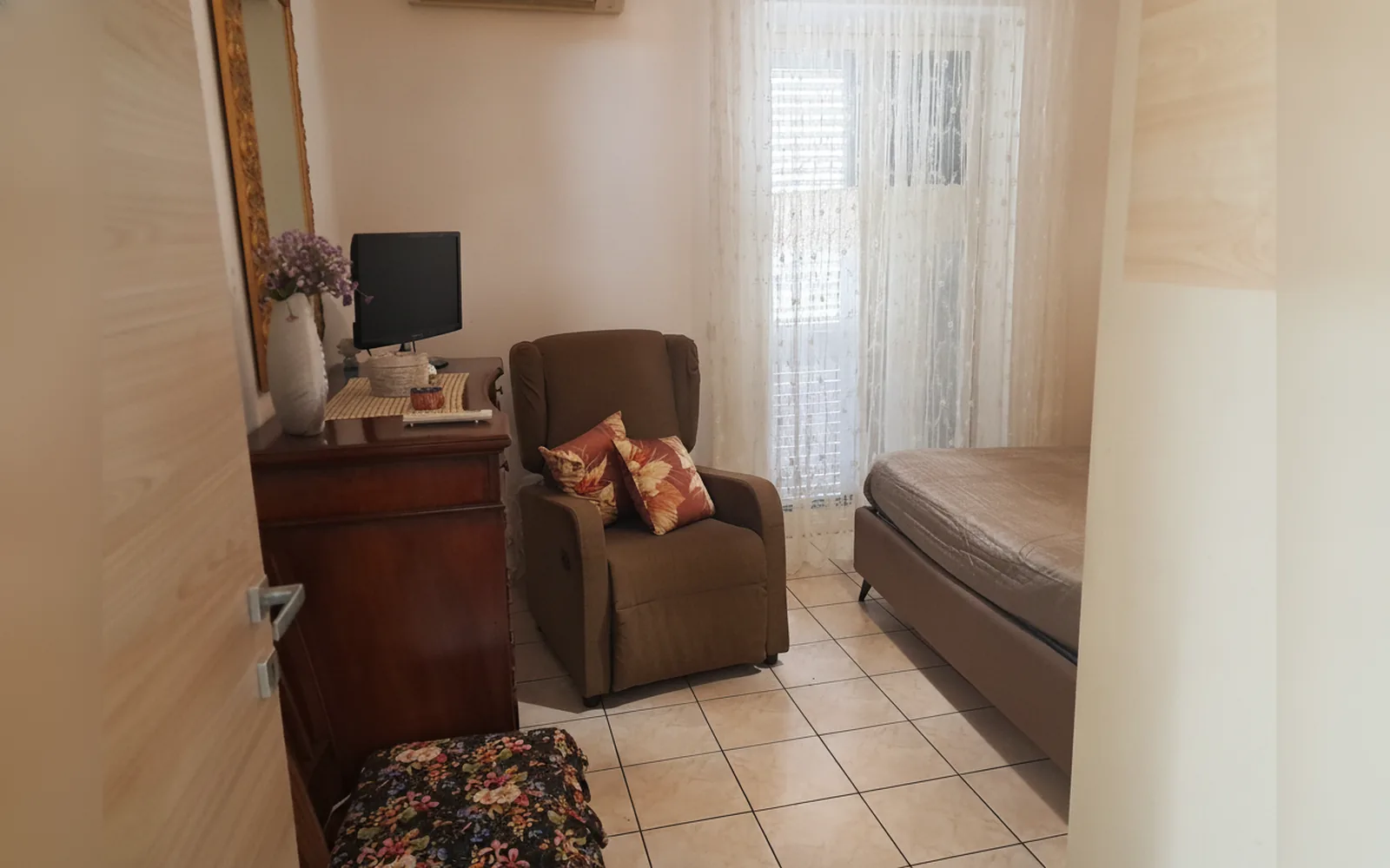 Camera con bagno privato — Principe degli Ulivi, Messina (Sicilia) (foto 4)